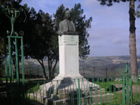 Il Monumento dedicato a Francesco Tedesco