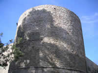 Una torre circolare del castello di Ariano Irpino