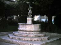 Fontana nella piazza centrale di Bagnoli Irpino