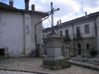 La croce vicino al cimitero