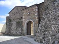 Il portale d'ingresso del castello di Bisaccia