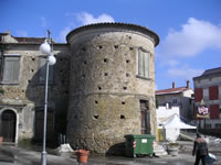L'unica torre originale residua del castello di Bonito