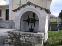 Pozzo nello spiazzale del Santuario dedicato alla Madonna della Neve