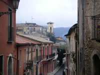 La torre campanaria vista da lontano