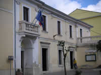 Il Municipio di Castel Baronia