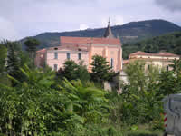 La chiesa di S. Maria delle Fratte vista da lontano