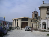 La facciata della nuova chiesa di San Pietro