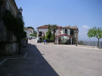 Piazza al centro di Chianchetelle