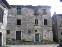 Edificio in rovina del Borgo Castello