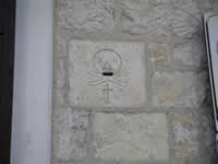 Il simbolo della Congregazione a cui afferivano i morti che venivano riposti nella cripta della chiesa del Purgatorio