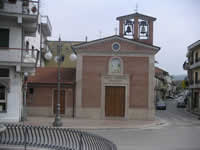 La chiesa del Rosario, realizzata recentemente, si trova lungo la strad principale di Grottaminarda, di fronte alla fontana