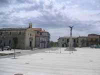 La centrale piazza Vittoria