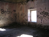 Atti vandalici all'interno del castello di Melito Irpino