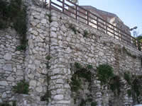 Porzione di mura del castello di Mercogliano