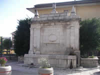 La bella fontana nella piazza del Municipio di Mercogliano