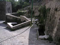 Il Vagno, sistema di raccolta delle acque per l'abbeverazine delle greggi, nella parte alta di Capocastello