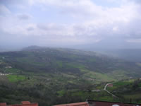 Il verde panorama che si ammira dall'alto di Montefusco