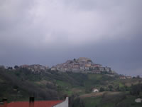 Montefusco visto da lontano