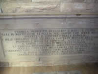 La tomba di Carmela Trombetti nella chiesa del Carmine a Monteleone di Puglia