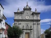 La facciata della chiesa Madre di S. Giovanni Battista a Monteleone di Puglia