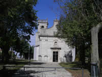 La facciata della chiesa di S. Rocco, alla periferia di Monteleone di Puglia