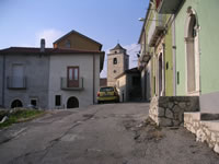 La chiesa di S. Eustachio vista dal palazzo baronale "Dei Filangieri"