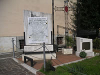 Il Monumento ai Caduti della frazione Borgo