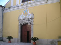 Il portale in pietra della Chiesa di San Felice