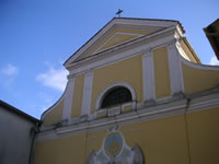 La parte superiore della facciata della Chiesa di San Felice
