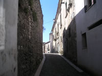 Una stradina del borgo medioevale