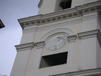 Orologio solare sulla facciata della chiesa di S. Filomena
