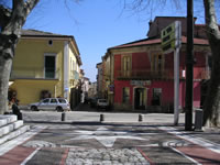 La piazza centrale di Ospedaletto d'Alpinolo