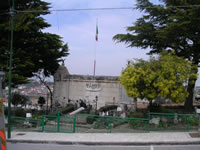 Il monumento ai Caduti, qui chiamato Memoriale ai Martiri, dell'artista Ettore de Conciliis