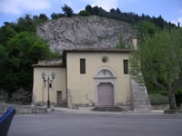 La facciata della chiesa della Madonna delle Grazie (vista frontale)
