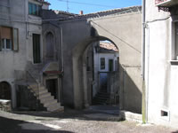 L'Arco della Terra, visto dall'interno del paese