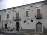 La sede del Municipio, il palazzo dei Baroni Amatucci