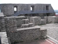 I ruderi del castello di Savignano Irpino dopo il restauro del 1990