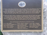 La lapide sul Monumento che ricorda la morte di alcuni avieri americani periti durante lo schianto di un bombardiere contro i monti di Senerchia