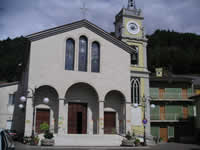 La facciata ed il campanile della chiesa dell'Annunziata