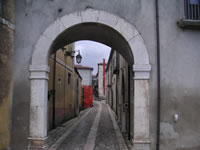 Porta S. Angelo, che "buca" il palazzo Maffei