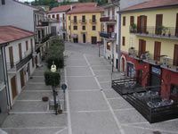 La piazza centrale di Torella dei Lombardi