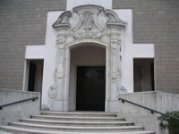 L'originario portale della chiesa di Santa Maria del Popolo