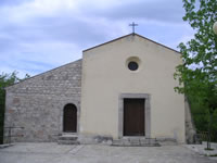 La chiesa dedicata ai Santi Giovanni e Paolo sulla collina di Girifalco