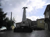 Il monumento ai Caduti a Trevico