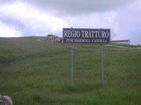 Il cartello che indica il luogo dove passava il Regio Tratturo Pescasseroli-Candela