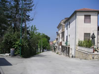 Un angolo verde all'ingresso di Chianche