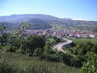 Il nuovo insediamento di Conza della Campania visto dall'alto di una collina circostante