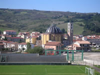 Il centro del nuovo insediamento di Conza, sovrastato dalla nuova Cattedrale, detta, in ossequio alla vecchia Cattedrale, Vice-Cattedrale