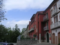 La facciata del palazzo Manfra