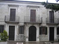 Il palazzo che in passato ospitava il Municipio